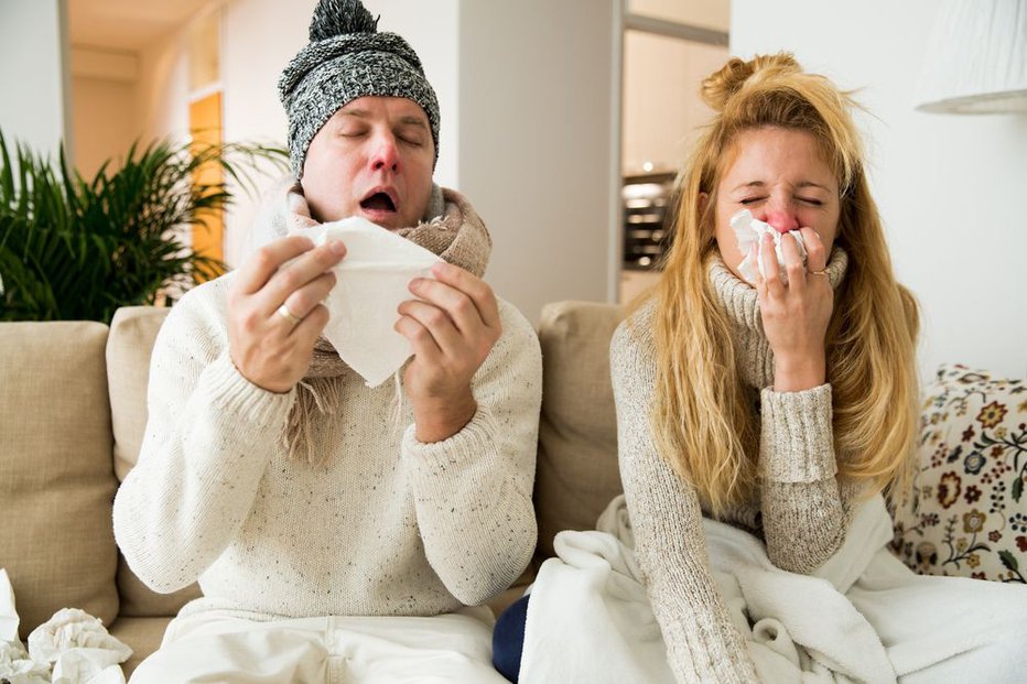 Fotografija: V boj proti prehladu in gripi tudi s čiščenjem štirih kritičnih površin in predmetov v stanovanju. FOTO: Shutterstock