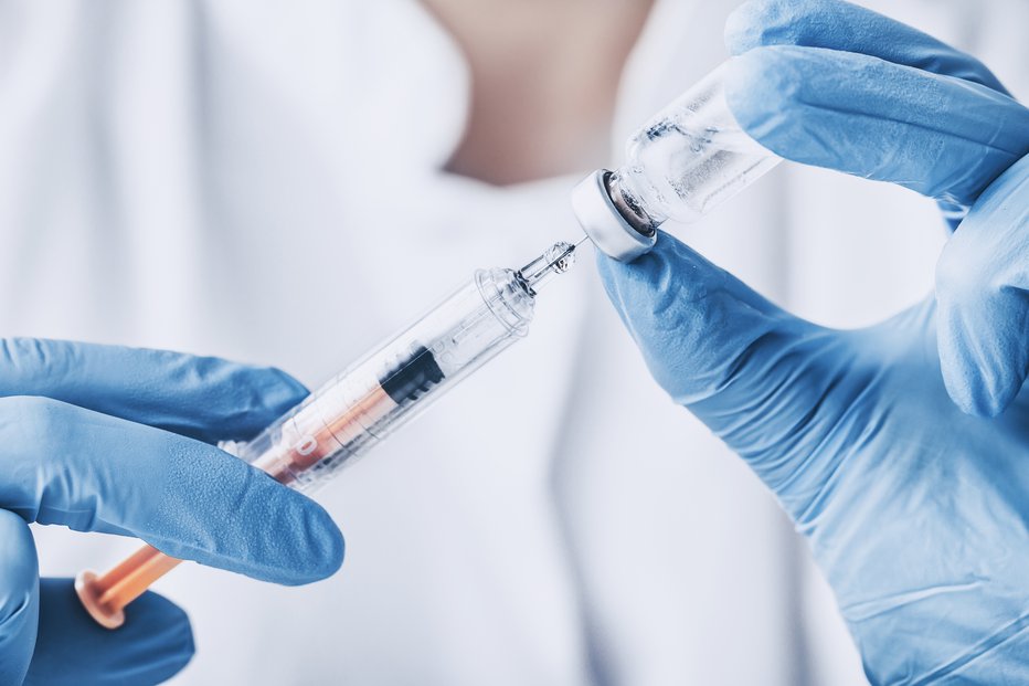Fotografija: Italijansko cepivo bo javno dostopno in bo na voljo vsem, ki ga bodo potrebovali. FOTO: Getty Images