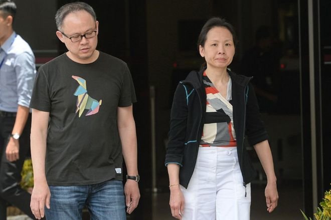 Fotografija: Lim Choon Hong in Chong Sui Foon pred sodiščem, ki ju je obsodilo zaradi stradanja filipinske služabnice.
FOTO: GETTY IMAGES