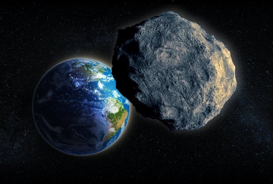 Fotografija: Da bi asteroid povzročil večjo škodo na Zemlji, bi moral biti širok kilometer do dva (simbolična fotografija). FOTO: Shutterstock Photo