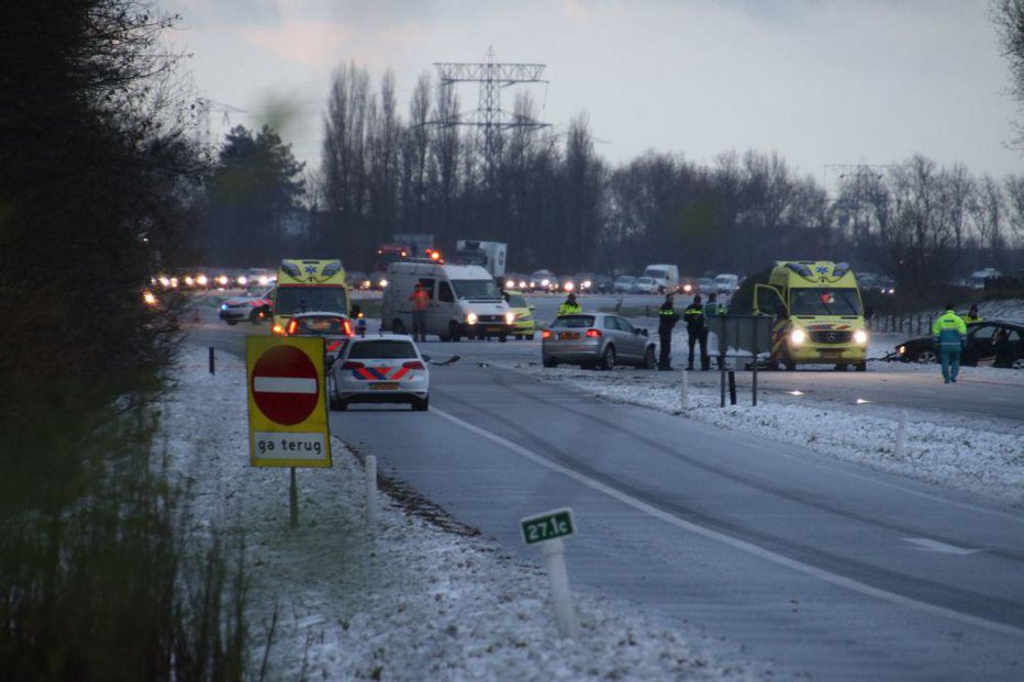 Fotografija: Za silovito nesrečo, v kateri sta umrla dva otroka, naj bi bil kriv voznik slovenskega tovornjaka.  FOTO: S. N.