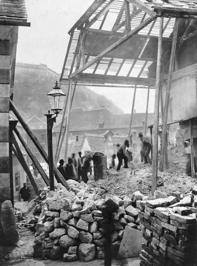 Potem ko je Ljubljano leta 1895 prizadel rušilni potres, pričakujemo novega. FOTO: arhiv Dela
