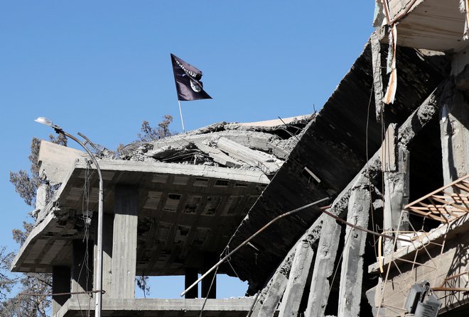 Lafarge je kljub državljanski vojni vztrajal v Siriji, da bi bili prvi, ko bi se po koncu vojne delile bogate pogodbe za obnovo države. FOTO: Reuters
