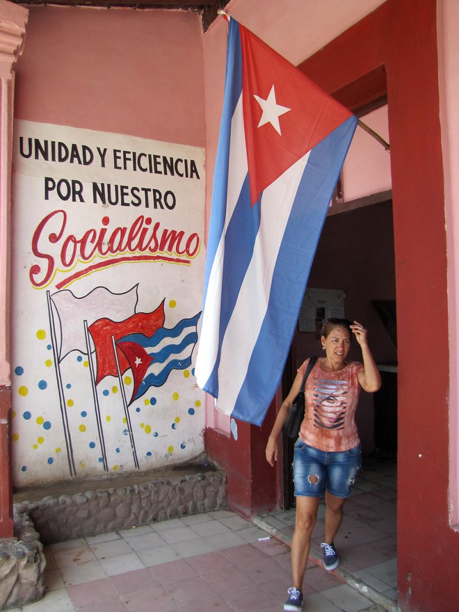 Socialistični Kubi se, vsaj po prepričanju domačinov, čas še ne izteka. Foto: Tina Podobnik      