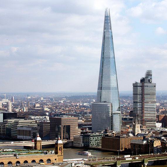 Črepinja je 87-nadstropni nebotičnik v osrednjem Londonu. Najvišjo stavbo v EU je zgradil katarski investitor.