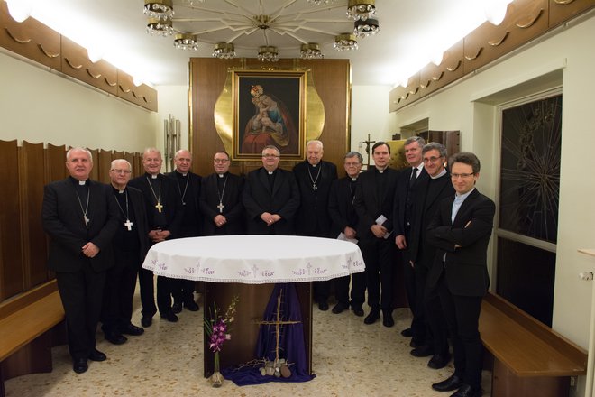 Škofje so v Rimu obiskali tudi študijski in romarski dom Slovenik. Foto: osebni arhiv