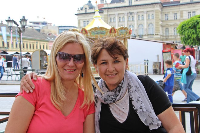 Na poti iz Romunije je Tanja po 30 letih srečala sošolko Jožico Plevnik, ki že 27 let živi v Novem Sadu. Bilo je ganljivo, je zapisala na facebook. Fotografiji: osebni arhiv