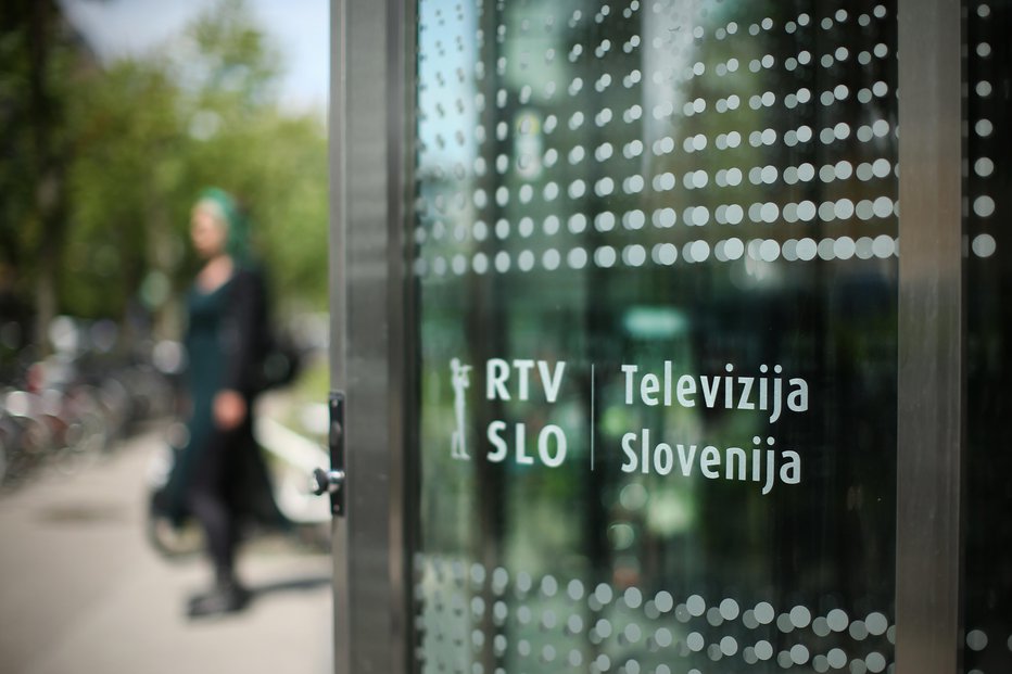 Fotografija: Z 11. junijem bo mogoče prek strešne ali sobne antene spremljati vse tri programe TV Slovenija le v visoki ločljivosti. FOTO: Jure Eržen