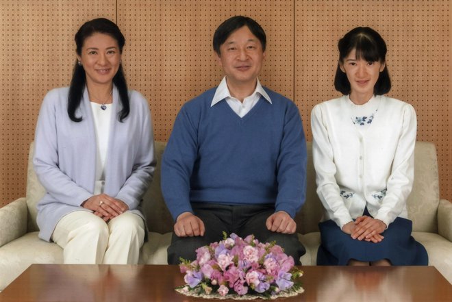 Lani, ob prinčevem rojstnem dnevu, je cesarska palača objavila uradno fotografijo, na kateri je tudi princesa Aiko. FOTO: AP
