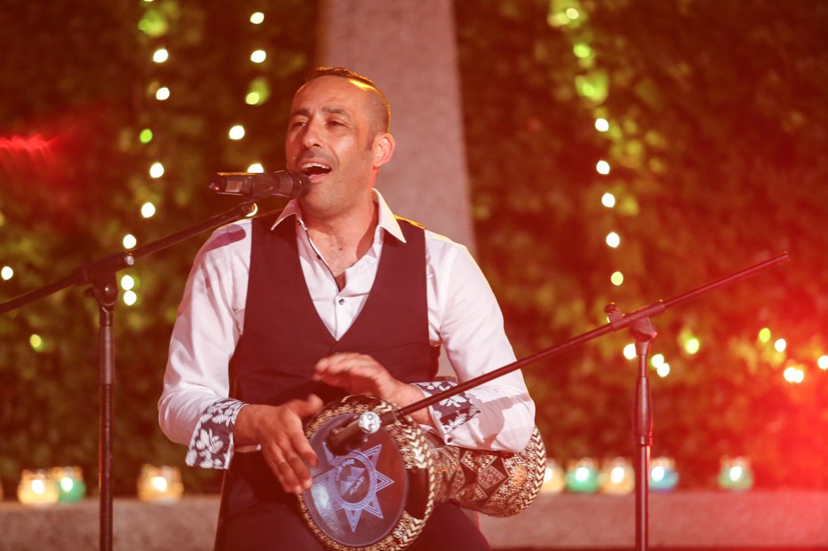 Fotografija: Nepozabna zabava
Didžej Mahmoud nas je začaral s svojim glasom in z orientalsko glasbo poskrbel za odlično vzdušje.