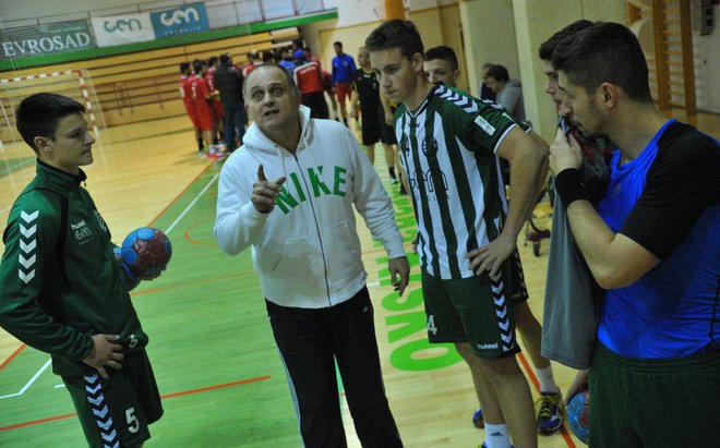 Nenad Stojaković se je po igralski karieri preizkusil tudi kot trener. FOTO: Drago Perko