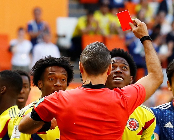 Skomina je podelil prvi rdeči karton na SP 2018. FOTO:  Reuters