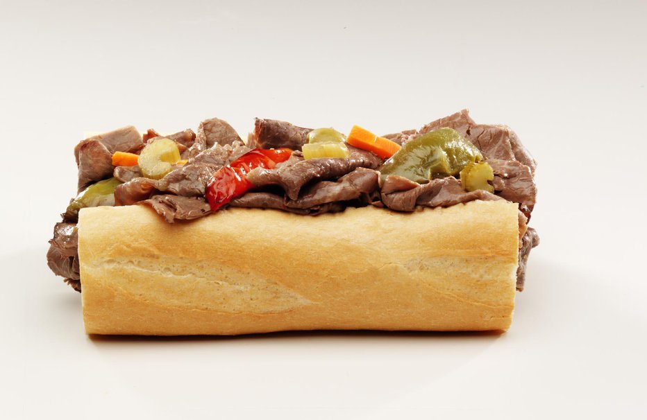 Fotografija: Tako je videti običajen italijanski sendvič z govedino.