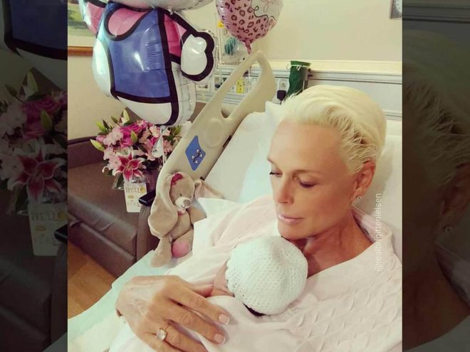 Pri 54 letih je 22. junija 2018 rodila hčerko Frido. Foto: Profimedia, Guliver/Getty, Instagram