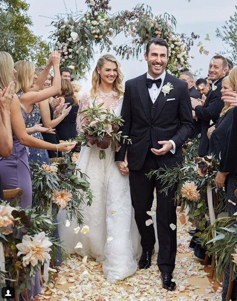 Lansko jesen sta si med romantično italijansko poroko obljubila večnost. Foto: instagram
