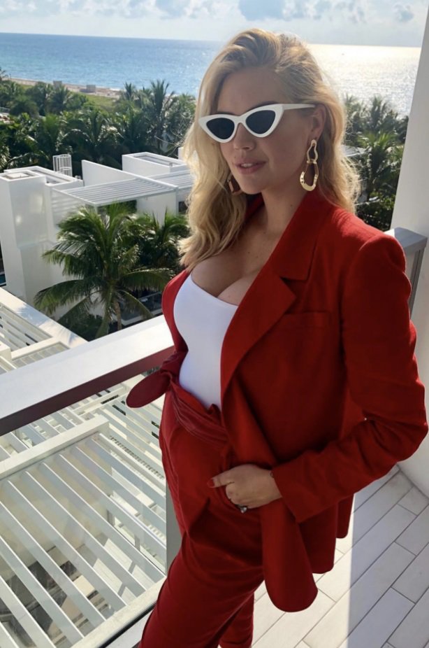 »Noseča v Miamiju,« je radostno vest objavila Kate. Foto: instagram