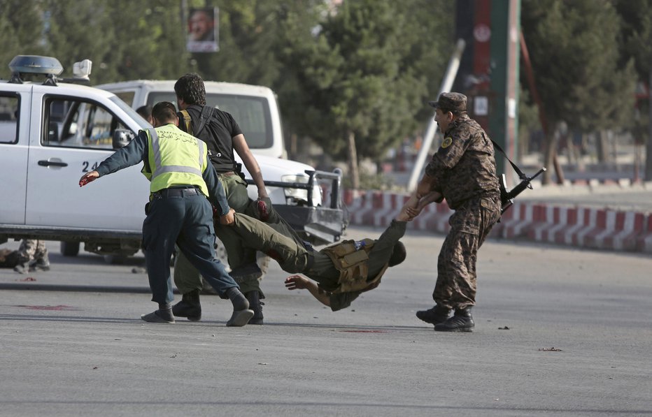 Fotografija: Napad v Afganistanu. FOTO: AP