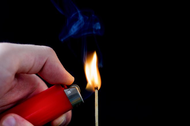 Igra z ognjem se kaj hitro sprevrže v tragedijo. FOTO: Emilija Randjelovic Getty Images/istockphoto