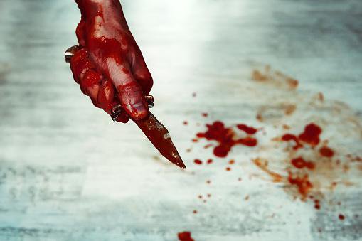 Fotografija: Ena oseba je trenerju zabodla nož v prsni koš. Getty Images