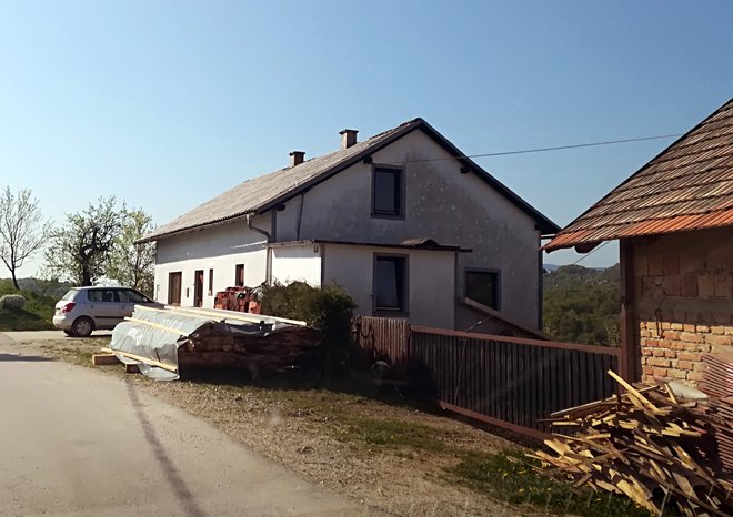 Domača hiška, v katero se je po letih vrnil Jože Dobaj.