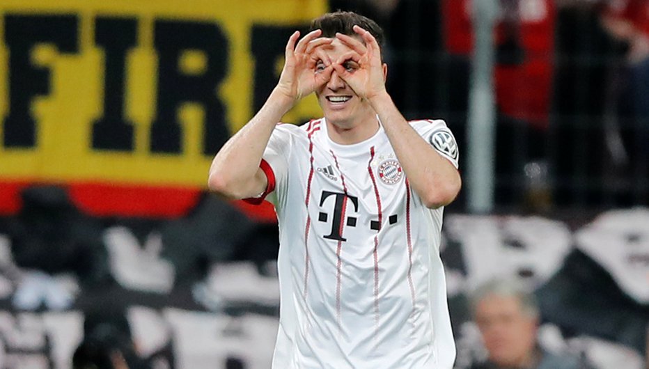 Fotografija: Bayernov ostrostrelec Robert Lewandowski še vedno zelo dobro vidi nasprotno mrežo. FOTO: Reuters