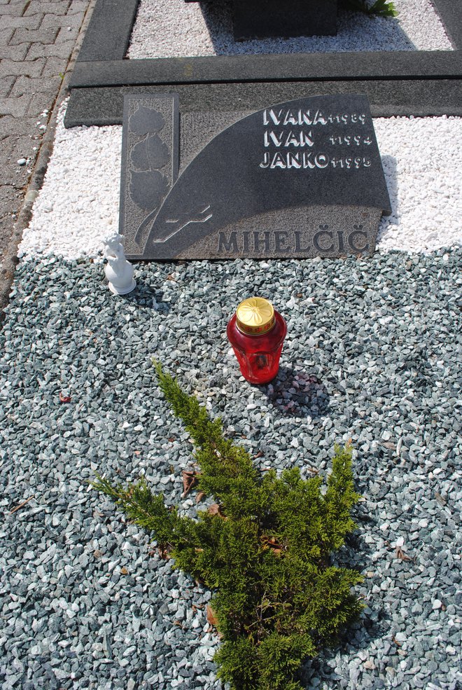 Jankov grob na pokopališču Preserje FOTO: Vojko Zakrajšek