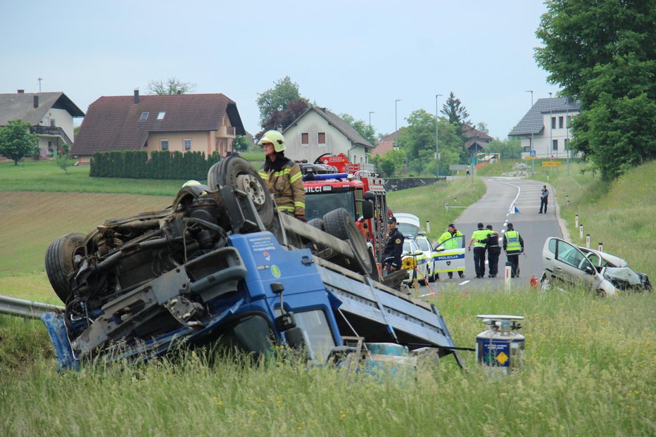 Fotografija: Nesreča je bila usodna za voznico. FOTO: Tanja Jakše Gazvoda