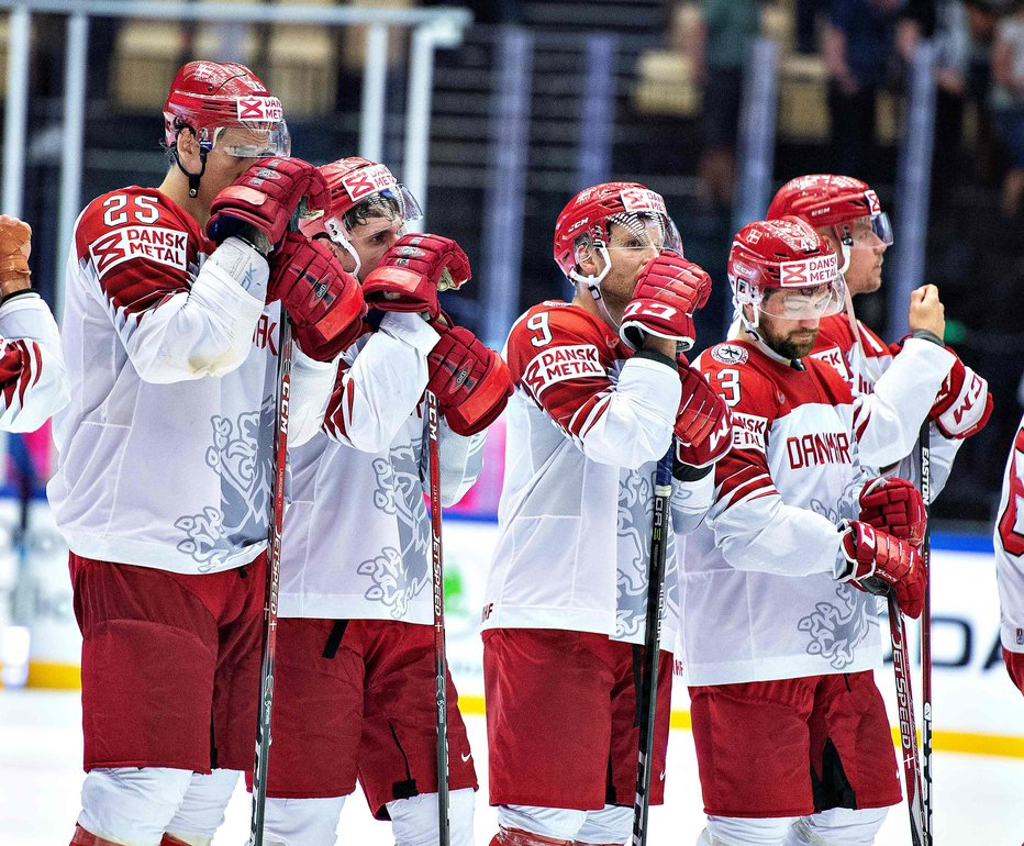 Fotografija: Razočarani danski hokejisti so se hitro poslovili od domačega SP. FOTO: AFP