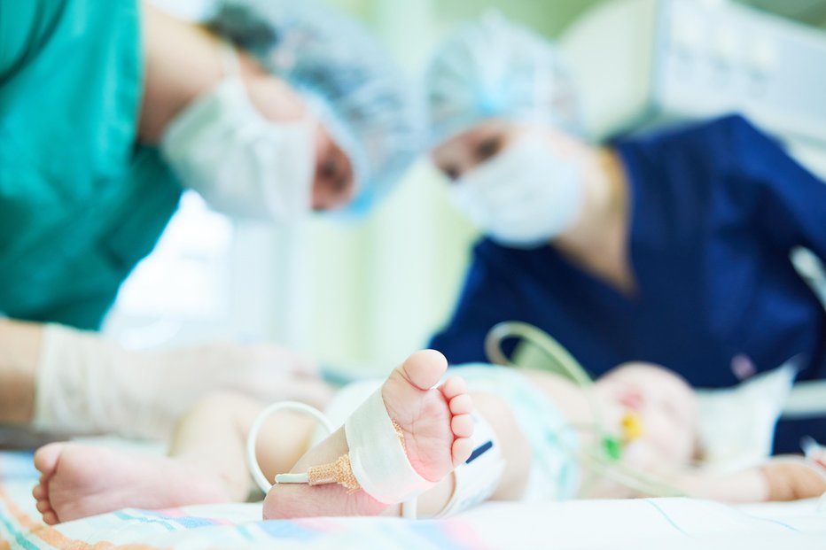 Fotografija: Dojenček je v bolnišici na opazovanju. FOTO: Shutterstock