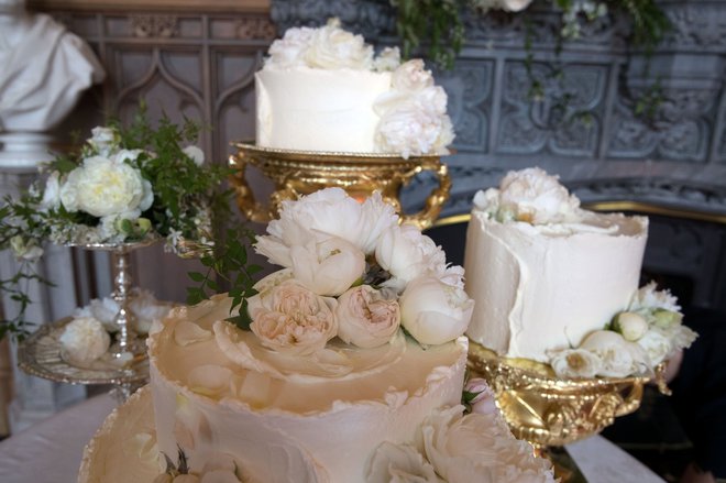 Pregrešno draga poročna torta, ki jo je izdelala Claire Ptak. FOTO: Reuters