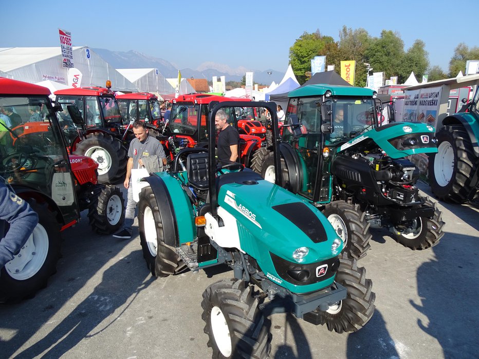 Fotografija: Kitajski lastniki v italijanski Modeni še naprej izdelujejo goldonije, že nekaj let pa v istih halah proizvajajo traktorje arbos.