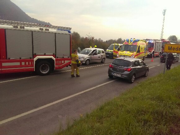 Fotografija: Nesreča med Ljubljano in Medvodami. FOTO: B. F.