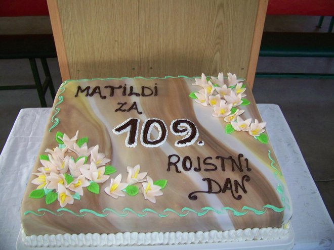 Slavnostna torta v čast 109. letni Matildi.