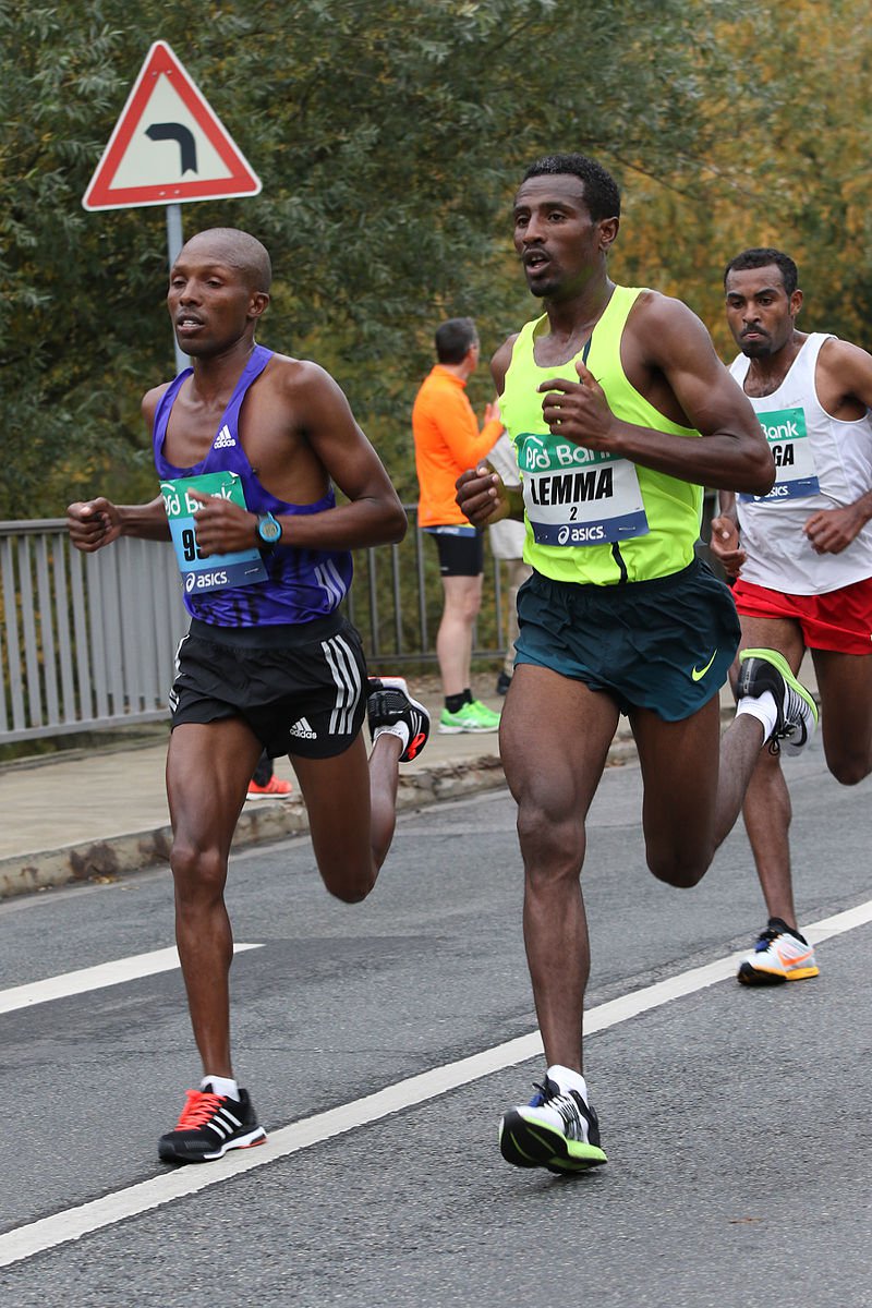 Fotografija: Etiopijec Sisay Lemma Kasaye, na fotografiji desno, je največji adut za izboljšavo rekorda Ljubljanskega maratona. FOTO: wikipedia.org
