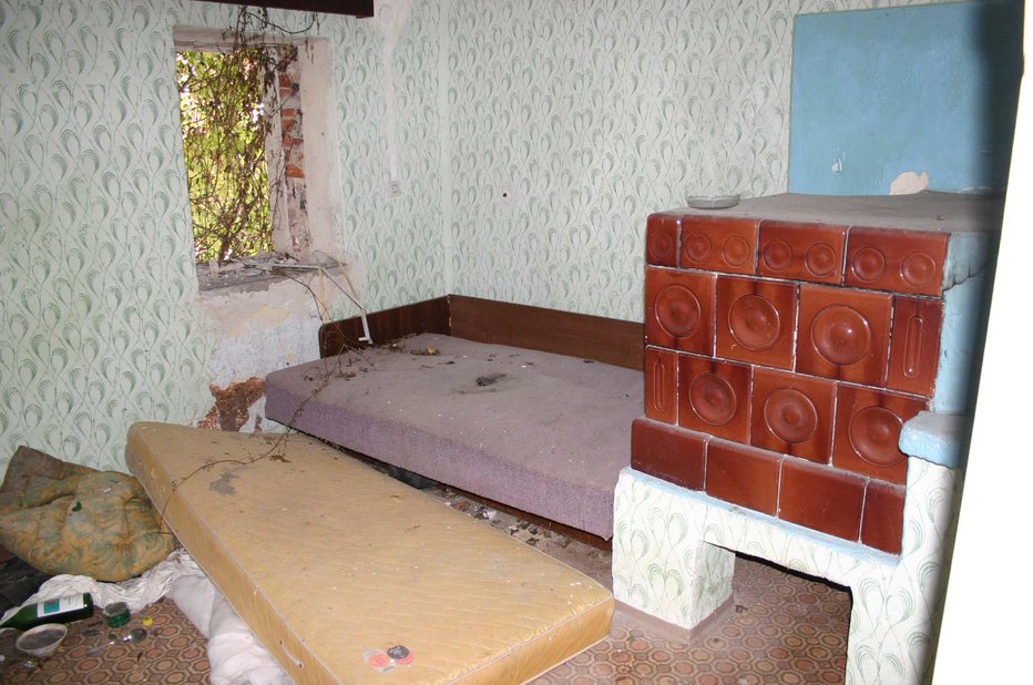 Fotografija: Truplo Jožeta Glavana je ležalo na tleh ob postelji.