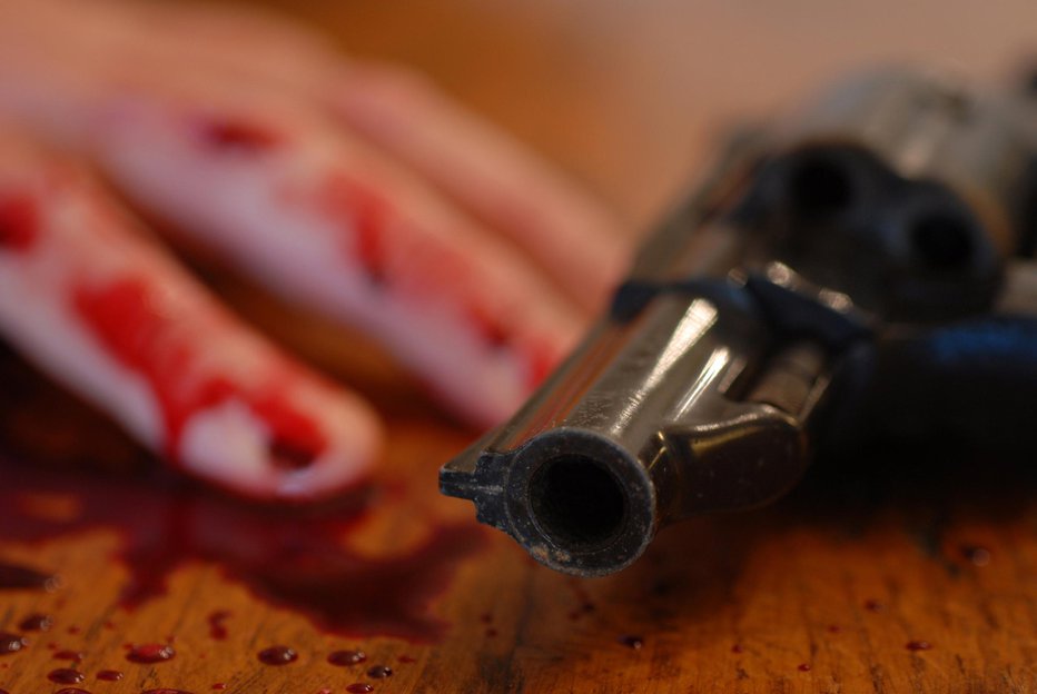 Fotografija: Bratec je našel pištolo in ustrelil sestrico. FOTO: Getty Images/iStockphoto