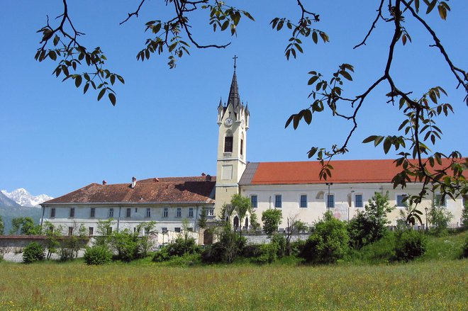 Samostan je zdaj v lasti občine Kamnik.