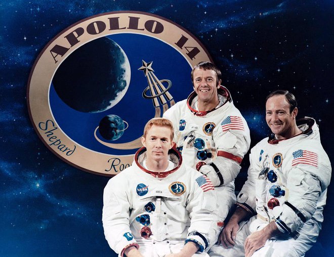 Astronavti Apolla 14 Alan B. Shepard ml. (na sredini), Stuart A. Roosa, levo, in Edgar D. Mitchell FOTOGRAFIJE: Nasa