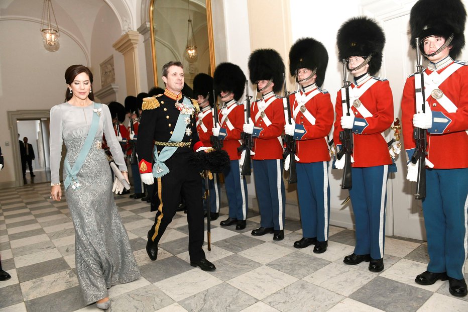 Fotografija: Princ Frederik in Mary sta se spoznala leta 2000 v Sydneyju, poročila sta se leta 2004. FOTO: Reuters