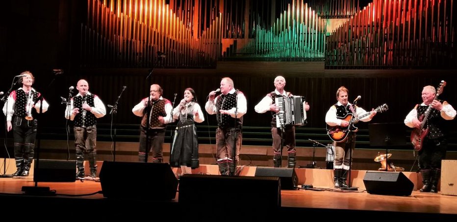 Fotografija: Alpski kvintet je izvedel pravi mini koncert tudi na hrvaških tleh. FOTO: FACEBOOK