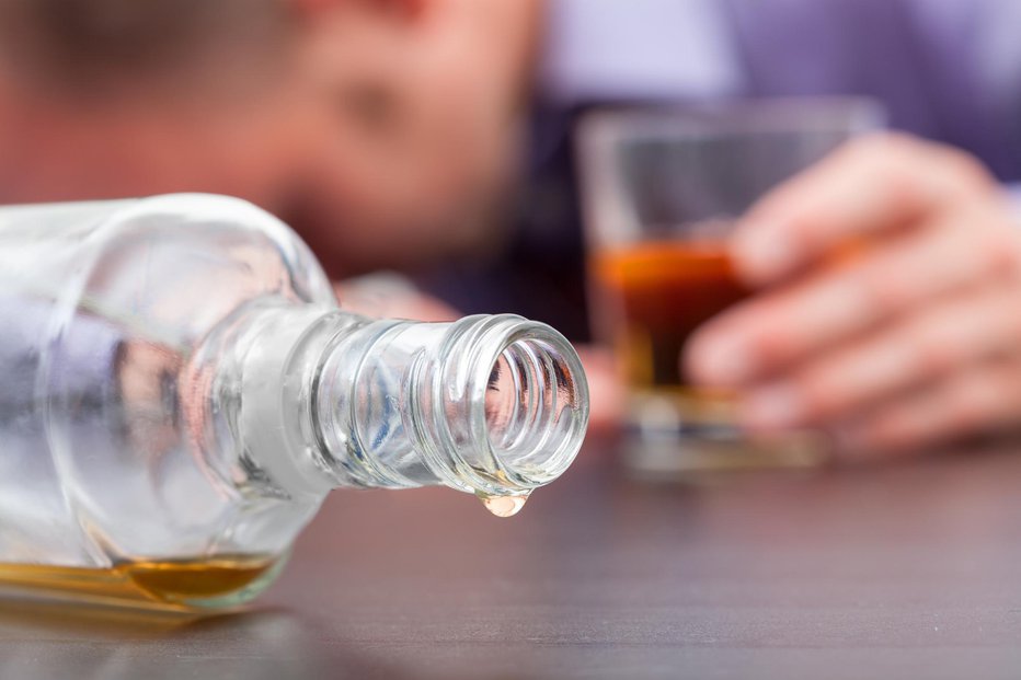 Fotografija: Alkohol in cesta ne gre skupaj. FOTO: Katarzynabialasiewicz Getty Images/istockphoto