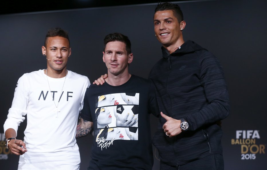 Fotografija: Kako dolgo bodo lahko najboljši nogometaši na svetu (z leve Neymar, Lionel Messi in Cristiano Ronaldo) prejemali tako visoke plače kot doslej? FOTO: Reuters