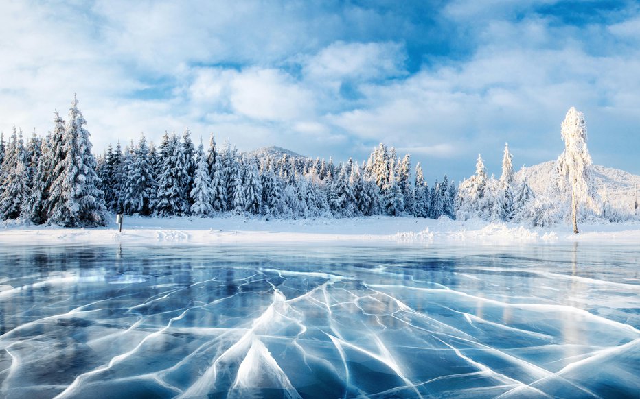 Fotografija: V zimi 1928–1929 so se temperature pogosto spustile pod –20 °C, ponekod celo pod –30 °C, zamrznile so reke, tudi del morja med Koprom in Piranom. FOTO: Standret/Getty Images