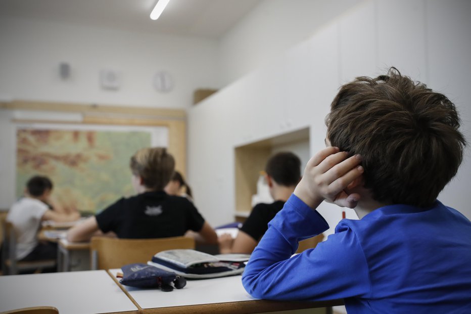Fotografija: Bo v regijah, ki niso več rdeče, pouk v šolah znova na daljavo? FOTO: Uroš Hočevar