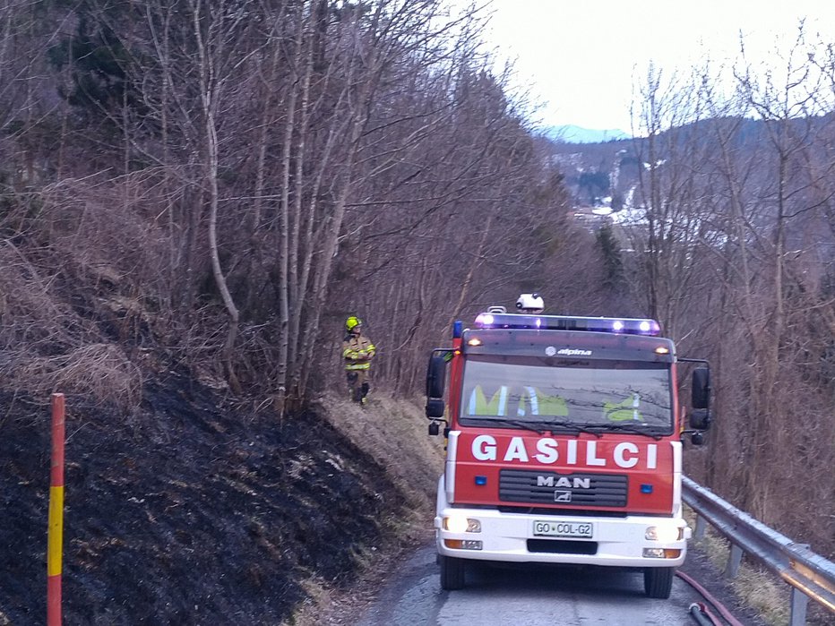 Fotografija: Gasilci PGD Col so gasili vse večje požare doma in drugod po Sloveniji. FOTOGRAFIJE: PGD Col