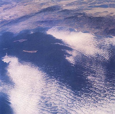 Fotografija: Nenavadne pojave so videli v bližini otoka San Clemente, kjer je veliko mornariško oporišče. FOTO: Nasa/wikipedia