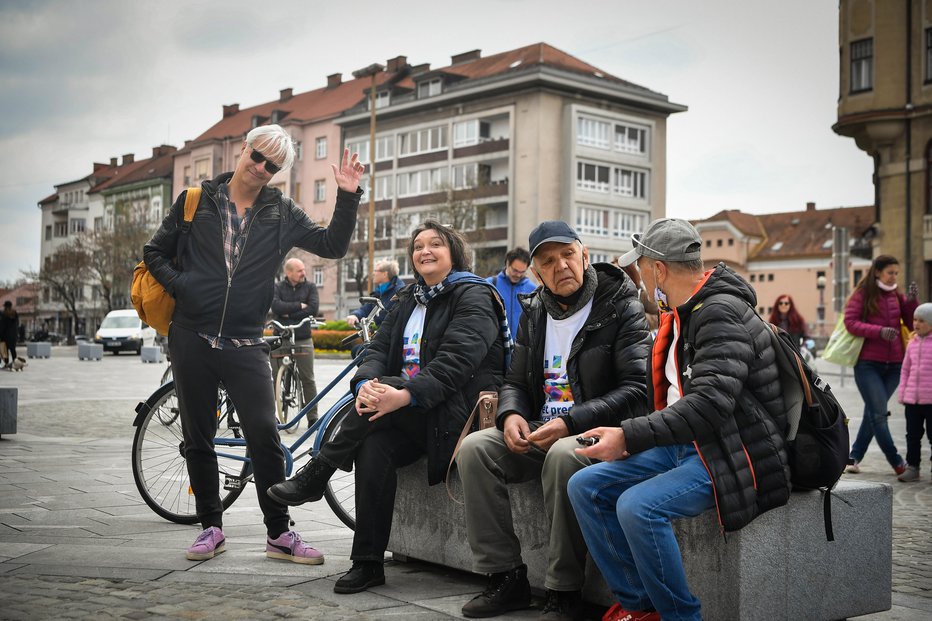 Fotografija: Producent, režiser, scenarist in glasbenik Rok Vilčnik - Rokgre, producentka Mladinskega cikla Tina Vihar in Milan Latin - Muso, glasbena legenda Maribora