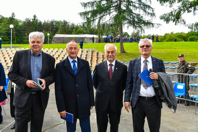 Andrej Verlič, Franc Čuš, Rudolf Moge, Stanislav Holc, delegacija takratnih mestnih oblasti, ki se je pridružila obrambi.
