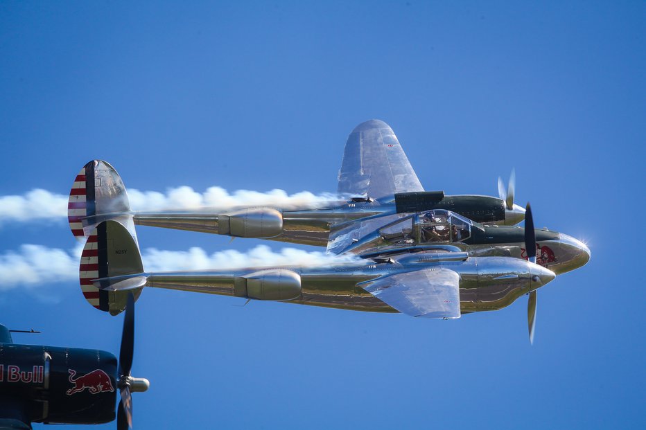 Fotografija: Letalo P-38 velja za eno najbolj impresivnih v zgodovini. FOTO: Mediaspeed.net