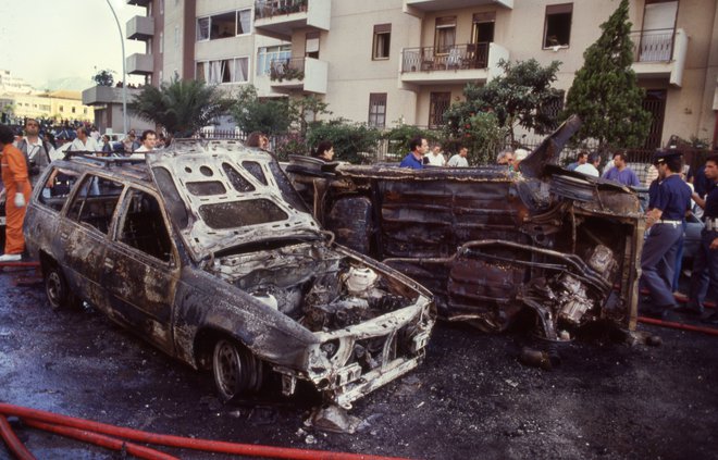 Posledice bombnega atentata na sodnika Paola Borsellina julija 1992 FOTO: Tony Gentile/REUTERS